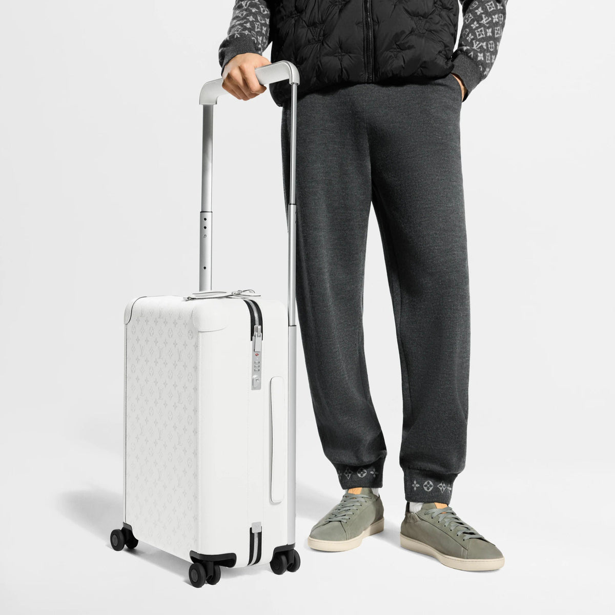 Horizon 55 Rolling Suitcase Monogram Taigarama M13778 Collection