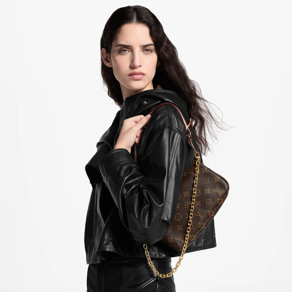 Pochette Accessoires Monogram Canvas Chain Wallet For Women